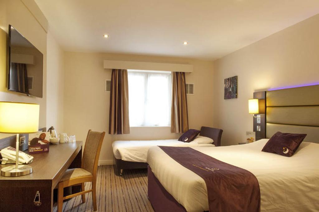 Premier Inn Oldham - Broadway Luaran gambar